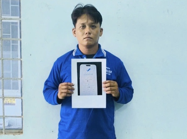 Dùng app ngân hàng giả lừa rút tiền mặt của chủ tiệm tạp hoá- Ảnh 1.