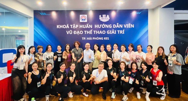 Khai mạc lớp tập huấn hướng dẫn viên vũ đạo thể thao giải trí tại Hải Phòng- Ảnh 1.