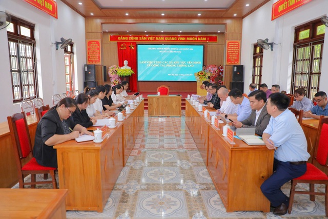 Gần 2.000 người dân vùng cao được khám sức khỏe, sàng lọc lao miễn phí- Ảnh 1. Gần 2.000 người dân vùng cao được khám sức khỏe, sàng lọc lao miễn phí- Ảnh 1.