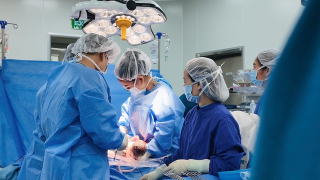 Gần 50 ngày Vinmec Smart City giữ thai cho sản phụ IVF giữa 'vòng vây' biến chứng- Ảnh 2.