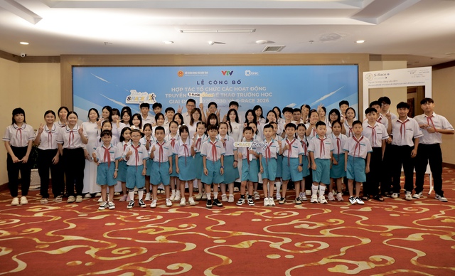 Giải chạy học sinh thu hút hàng nghìn em nhỏ tham gia vì sức khỏe cộng đồng- Ảnh 2. Giải chạy học sinh thu hút hàng nghìn em nhỏ tham gia vì sức khỏe cộng đồng- Ảnh 2.