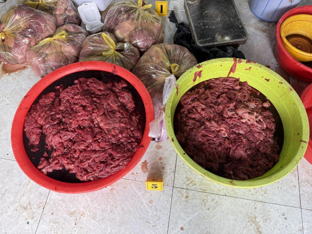Thịt heo 'ngậm' hóa chất thành thịt bò: Sodium Metabisulfite nguy hại thế nào?- Ảnh 2. Thịt heo 'ngậm' hóa chất thành thịt bò: Sodium Metabisulfite nguy hại thế nào?- Ảnh 2.