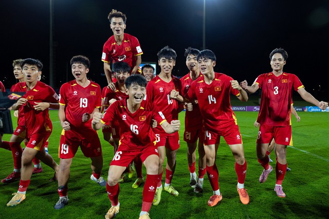 Lịch thi đấu bóng đá hôm nay ngày 15/5 - 16/5: Chờ U17 Việt Nam đấu U17 Australia- Ảnh 1.