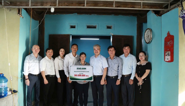 365 triệu đồng tiếp sức cô giáo nghèo chống chọi bệnh suy thận- Ảnh 2.