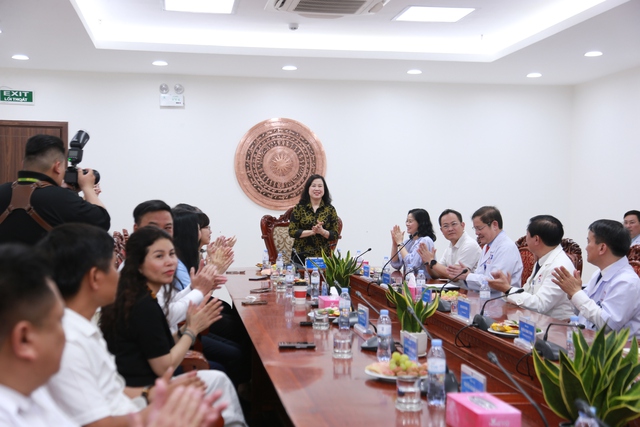 Bộ trưởng Bộ Y tế Đào Hồng Lan: Nghệ An cần đẩy mạnh tầm soát ung thư, chăm sóc sức khỏe 'từ sớm, từ xa'- Ảnh 1.