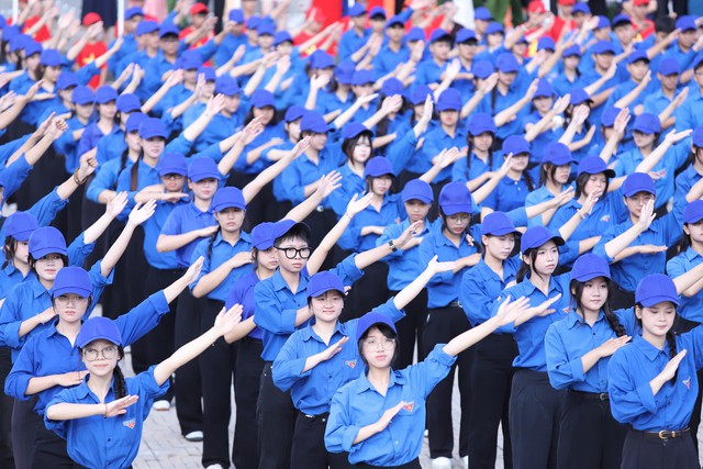 Khởi động 2 hành trình lớn 'Tôi yêu Tổ quốc tôi' và 'Thầy thuốc trẻ làm theo lời Bác'- Ảnh 3.