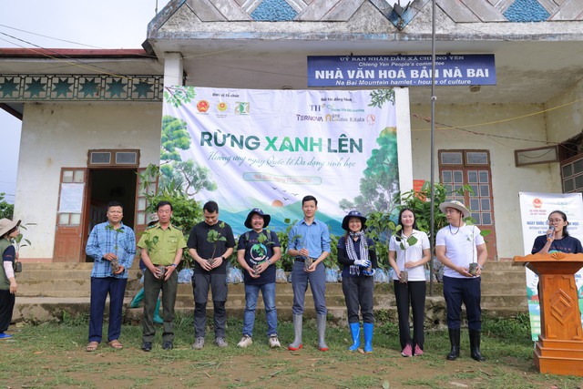Trồng 6000 cây bản địa ở Sơn La để phục hồi rừng tự nhiên- Ảnh 1. Trồng 6000 cây bản địa ở Sơn La để phục hồi rừng tự nhiên- Ảnh 1.