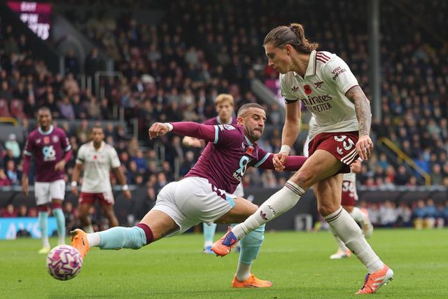 Lịch thi đấu bóng đá hôm nay ngày 18/5 - 19/5: Arsenal đấu Burnley- Ảnh 1.