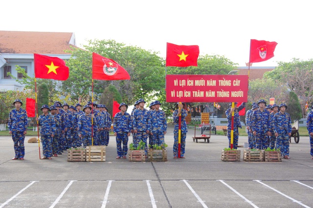 Lữ đoàn 146 tổ chức ‘Tết trồng cây đời đời nhớ ơn Bác Hồ’- Ảnh 1.