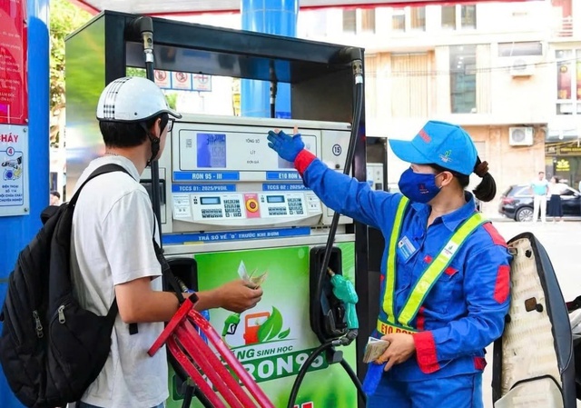 Sẽ xử lý nghiêm cửa hàng không chuyển đổi sang xăng sinh học E10- Ảnh 1. Sẽ xử lý nghiêm cửa hàng không chuyển đổi sang xăng sinh học E10- Ảnh 1.