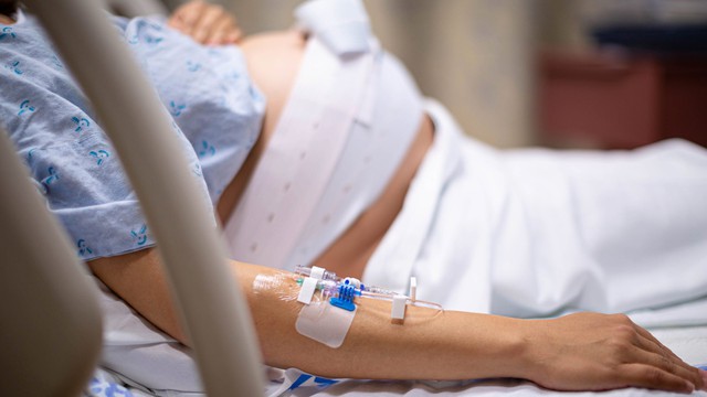 Virus Ebola có ảnh hưởng đến phụ nữ mang thai và cho con bú không?- Ảnh 1.