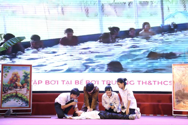 Chung tay dựng 'lá chắn' phòng chống đuối nước cho trẻ em trong mùa hè- Ảnh 7. Chung tay dựng 'lá chắn' phòng chống đuối nước cho trẻ em trong mùa hè- Ảnh 7.