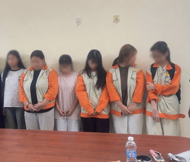 Công an Phú Thọ vào cuộc vụ nữ sinh lớp 10 bị đánh hội đồng trong nhà vệ sinh- Ảnh 1.