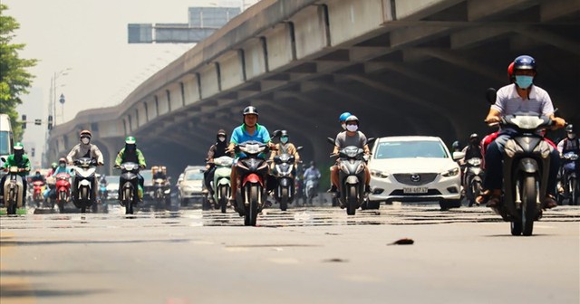 Cao điểm của đợt nắng nóng cực kỳ gay gắt sắp tới là ngày nào?- Ảnh 1. Cao điểm của đợt nắng nóng cực kỳ gay gắt sắp tới là ngày nào?- Ảnh 1.