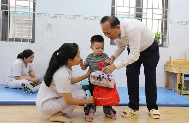TPHCM: Nhiều đơn vị cam kết hỗ trợ thiết thực cho Trung tâm chăm sóc trẻ khuyết tật- Ảnh 3. TPHCM: Nhiều đơn vị cam kết hỗ trợ thiết thực cho Trung tâm chăm sóc trẻ khuyết tật- Ảnh 3.