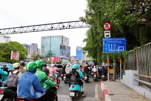 TPHCM điều chỉnh giao thông tại vòng xoay Điện Biên Phủ - Nguyễn Bỉnh Khiêm từ ngày 23/5- Ảnh 2. TPHCM điều chỉnh giao thông tại vòng xoay Điện Biên Phủ - Nguyễn Bỉnh Khiêm từ ngày 23/5- Ảnh 2.