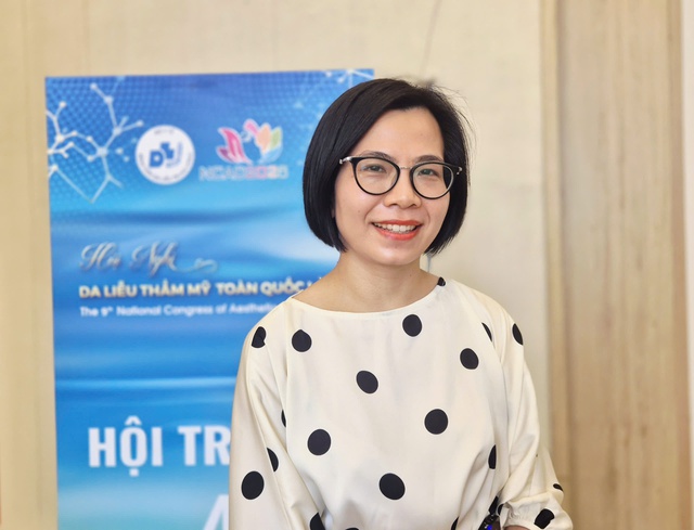 Tóc rụng nhiều do đâu? Bác sĩ cảnh báo về quảng cáo 'mọc tóc thần tốc'- Ảnh 1. Tóc rụng nhiều do đâu? Bác sĩ cảnh báo về quảng cáo 'mọc tóc thần tốc'- Ảnh 1.