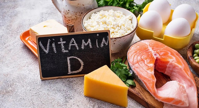 Thực phẩm giàu canxi và vitamin D phòng ngừa loãng xương ở phụ nữ mãn kinh- Ảnh 1.