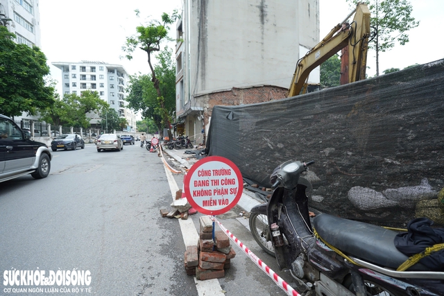 Tháo dỡ loạt nhà mặt đường gần Hồ Tây để làm ga ngầm Metro- Ảnh 6.