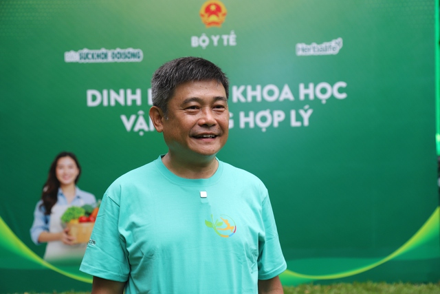 Người dân hào hứng khám sức khỏe miễn phí tại Ngày Dinh dưỡng cộng đồng Việt Nam lần 6- Ảnh 6.