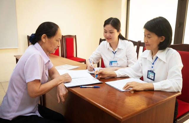 Cán bộ y tế tham gia tiếp công dân được hưởng chế độ bồi dưỡng từ 1/7- Ảnh 1. Cán bộ y tế tham gia tiếp công dân được hưởng chế độ bồi dưỡng từ 1/7- Ảnh 1.