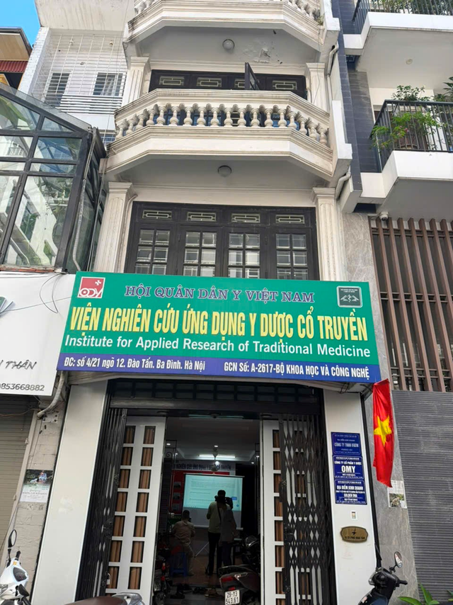 'Cẩm nang chăm sóc sức khoẻ gia đình' – Đưa tinh hoa Y học cổ truyền Việt Nam đến gần hơn với cộng đồng- Ảnh 1. 'Cẩm nang chăm sóc sức khoẻ gia đình' – Đưa tinh hoa Y học cổ truyền Việt Nam đến gần hơn với cộng đồng- Ảnh 1.