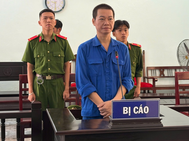 Mở két sắt trộm vàng của 'vợ hờ'- Ảnh 1. Mở két sắt trộm vàng của 'vợ hờ'- Ảnh 1.
