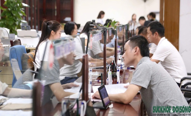 Những ai dự kiến được hưởng phụ cấp 300% mức lương từ 1/7?- Ảnh 2. Những ai dự kiến được hưởng phụ cấp 300% mức lương từ 1/7?- Ảnh 2.