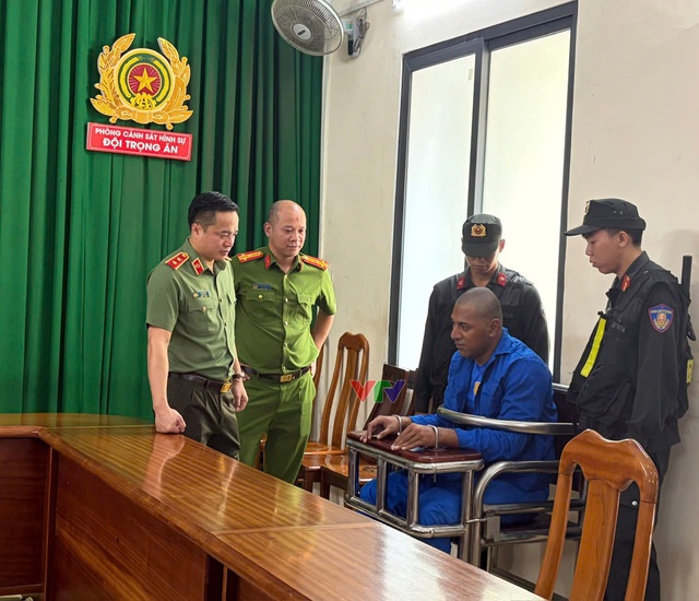 Bắt giữ hai nghi phạm bắn 2 người ngay trung tâm TPHCM- Ảnh 12. Bắt giữ hai nghi phạm bắn 2 người ngay trung tâm TPHCM- Ảnh 12.