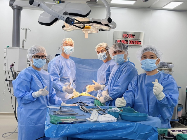 Người 'giữ nhịp sống' cho những cột sống bị tổn thương- Ảnh 2. Người 'giữ nhịp sống' cho những cột sống bị tổn thương- Ảnh 2.