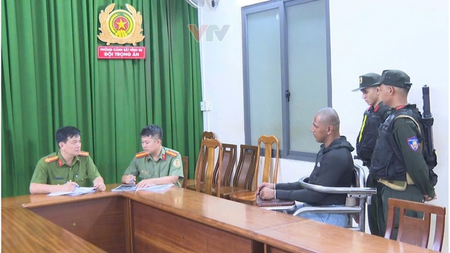 Bắt giữ hai nghi phạm bắn 2 người ngay trung tâm TPHCM- Ảnh 7. Bắt giữ hai nghi phạm bắn 2 người ngay trung tâm TPHCM- Ảnh 7.