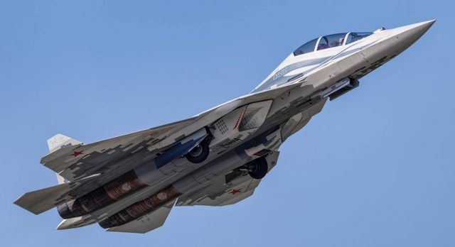 Phi công Nga hé lộ nhiệm vụ mới của tiêm kích Su-57D hai chỗ ngồi- Ảnh 1. Phi công Nga hé lộ nhiệm vụ mới của tiêm kích Su-57D hai chỗ ngồi- Ảnh 1.