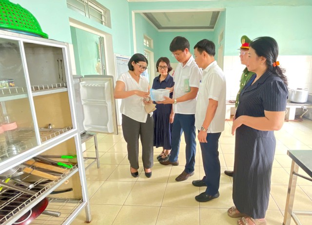 Hà Tĩnh tăng cường đảm bảo an toàn thực phẩm mùa nắng nóng- Ảnh 1. Hà Tĩnh tăng cường đảm bảo an toàn thực phẩm mùa nắng nóng- Ảnh 1.
