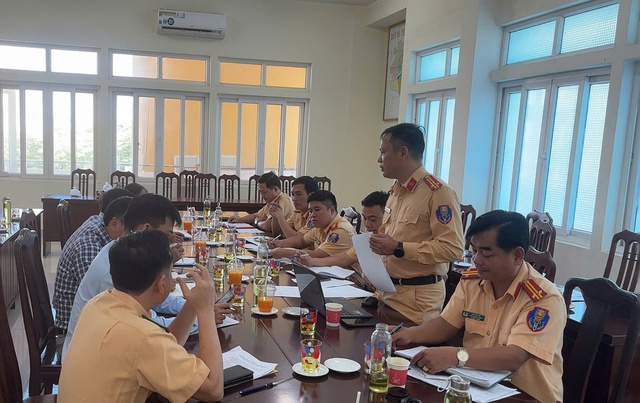 Đóng lối đi tự mở qua đường sắt sau vụ tai nạn thương tâm ở Huế- Ảnh 1. Đóng lối đi tự mở qua đường sắt sau vụ tai nạn thương tâm ở Huế- Ảnh 1.