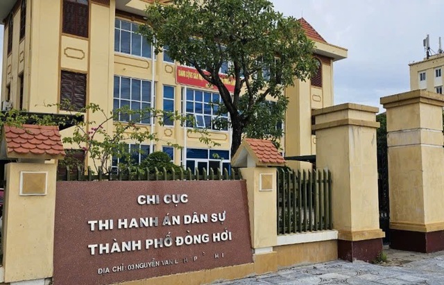 Khởi tố nguyên Chi cục trưởng Chi cục Thi hành án dân sự Đồng Hới- Ảnh 1. Khởi tố nguyên Chi cục trưởng Chi cục Thi hành án dân sự Đồng Hới- Ảnh 1.