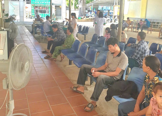 Các cơ sở y tế Thanh Hóa triển khai giải pháp chống nóng cho người bệnh- Ảnh 1. Các cơ sở y tế Thanh Hóa triển khai giải pháp chống nóng cho người bệnh- Ảnh 1.
