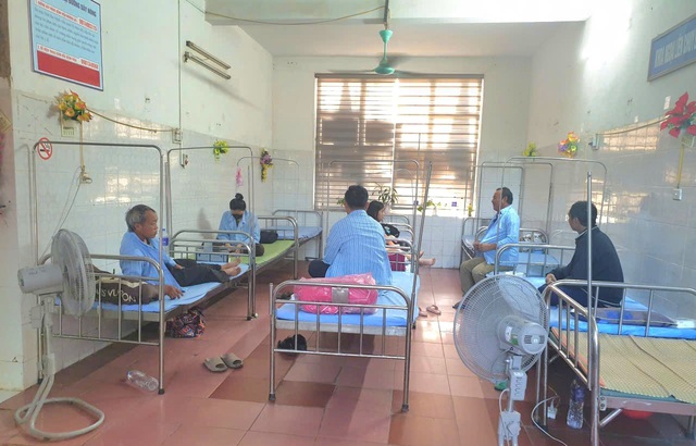Các cơ sở y tế Thanh Hóa triển khai giải pháp chống nóng cho người bệnh- Ảnh 3. Các cơ sở y tế Thanh Hóa triển khai giải pháp chống nóng cho người bệnh- Ảnh 3.