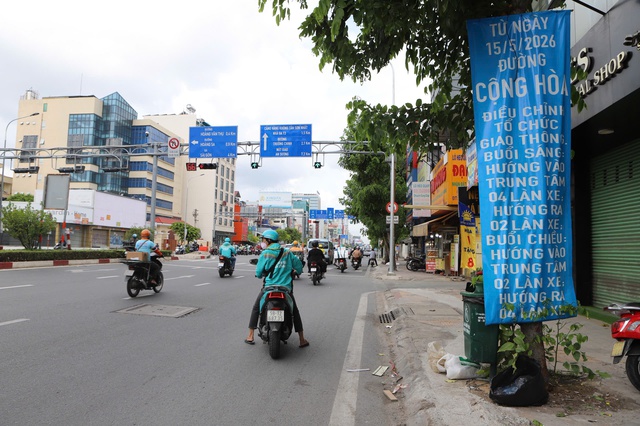 TPHCM thử nghiệm dải phân cách tự động để giảm ùn tắc cửa ngõ sân bay- Ảnh 3.