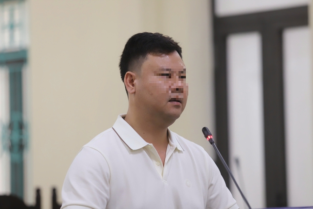 Người 'khóa đuôi' ô tô giữa đường ở Hà Tĩnh bị phạt 50 triệu đồng- Ảnh 1. Người 'khóa đuôi' ô tô giữa đường ở Hà Tĩnh bị phạt 50 triệu đồng- Ảnh 1.