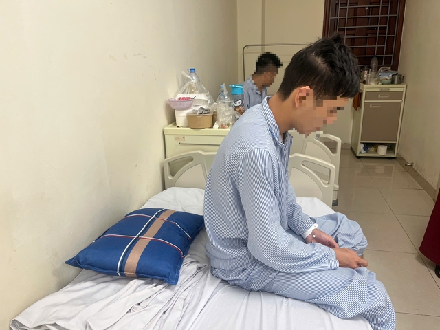 Nam sinh viên luôn tưởng tượng mình bị theo dõi sau thời gian dùng cần sa, 'cỏ Mỹ'- Ảnh 1. Nam sinh viên luôn tưởng tượng mình bị theo dõi sau thời gian dùng cần sa, 'cỏ Mỹ'- Ảnh 1.