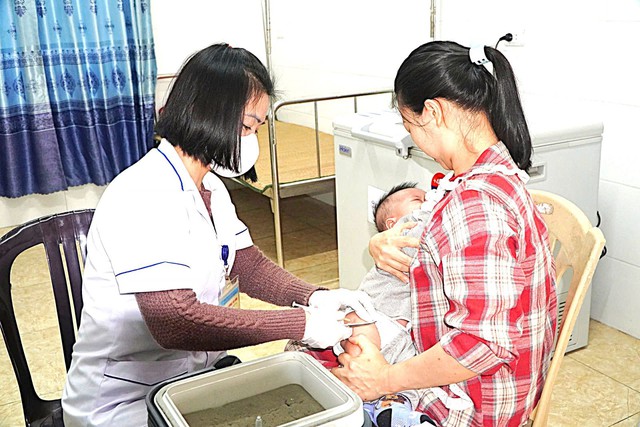 Hà Tĩnh giữ vững 'lá chắn miễn dịch' từ những mũi tiêm- Ảnh 3.