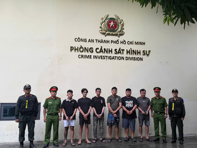 Triệt phá vụ cướp tiệm vàng, bắt 6 đối tượng sau 48 giờ truy xét- Ảnh 1.