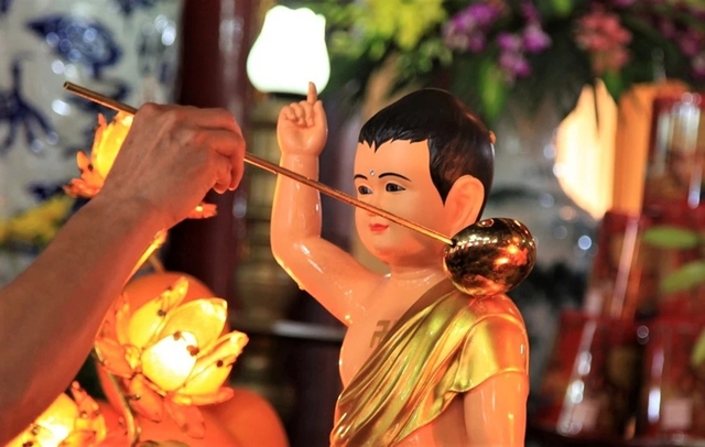 Bài văn khấn lễ Phật đản - Rằm tháng Tư 2026 đầy đủ nhất chuẩn phong tục- Ảnh 1. Bài văn khấn lễ Phật đản - Rằm tháng Tư 2026 đầy đủ nhất chuẩn phong tục- Ảnh 1.