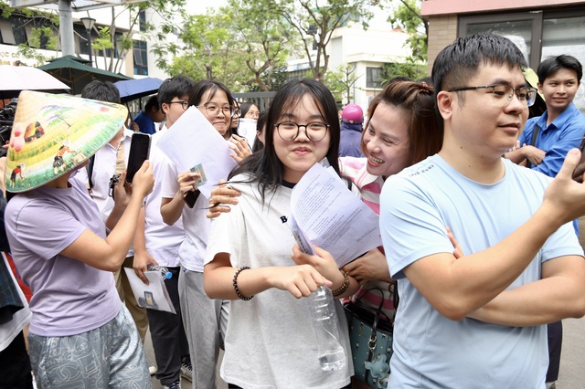 Giáo viên nói gì về đề thi Ngữ văn lớp 10 năm nay?- Ảnh 7. Giáo viên nói gì về đề thi Ngữ văn lớp 10 năm nay?- Ảnh 7.
