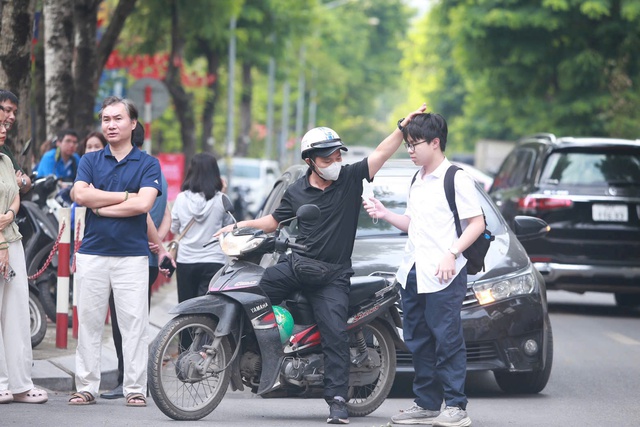 Giáo viên nói gì về đề thi Ngữ văn lớp 10 năm nay?- Ảnh 9. Giáo viên nói gì về đề thi Ngữ văn lớp 10 năm nay?- Ảnh 9.