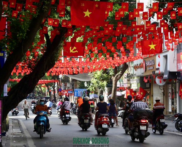 Hà Nội xem xét cho phép một số tuyến phố hoạt động xuyên đêm- Ảnh 1. Hà Nội xem xét cho phép một số tuyến phố hoạt động xuyên đêm- Ảnh 1.