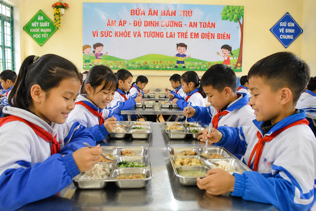 Phối hợp liên ngành tổ chức bữa ăn học đường tỉnh Điện Biên- Ảnh 1. Phối hợp liên ngành tổ chức bữa ăn học đường tỉnh Điện Biên- Ảnh 1.