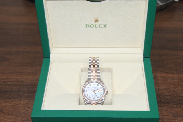 Trộm đồng hồ Rolex 665 triệu đồng- Ảnh 2. Trộm đồng hồ Rolex 665 triệu đồng- Ảnh 2.