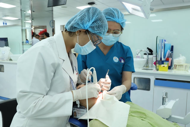 TPHCM khám sàng lọc bệnh tim mạch và chăm sóc răng miệng miễn phí cho trẻ em- Ảnh 1. TPHCM khám sàng lọc bệnh tim mạch và chăm sóc răng miệng miễn phí cho trẻ em- Ảnh 1.