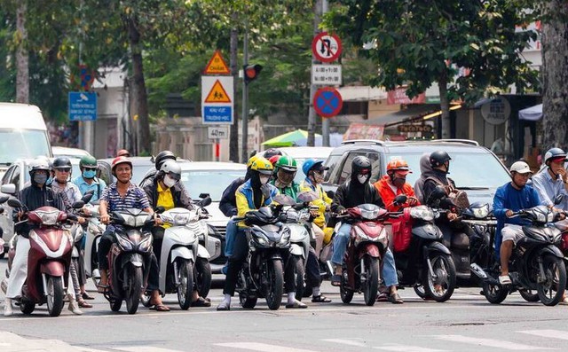 Miền Bắc, miền Trung nắng nóng kéo dài cả tuần tới- Ảnh 1. Miền Bắc, miền Trung nắng nóng kéo dài cả tuần tới- Ảnh 1.